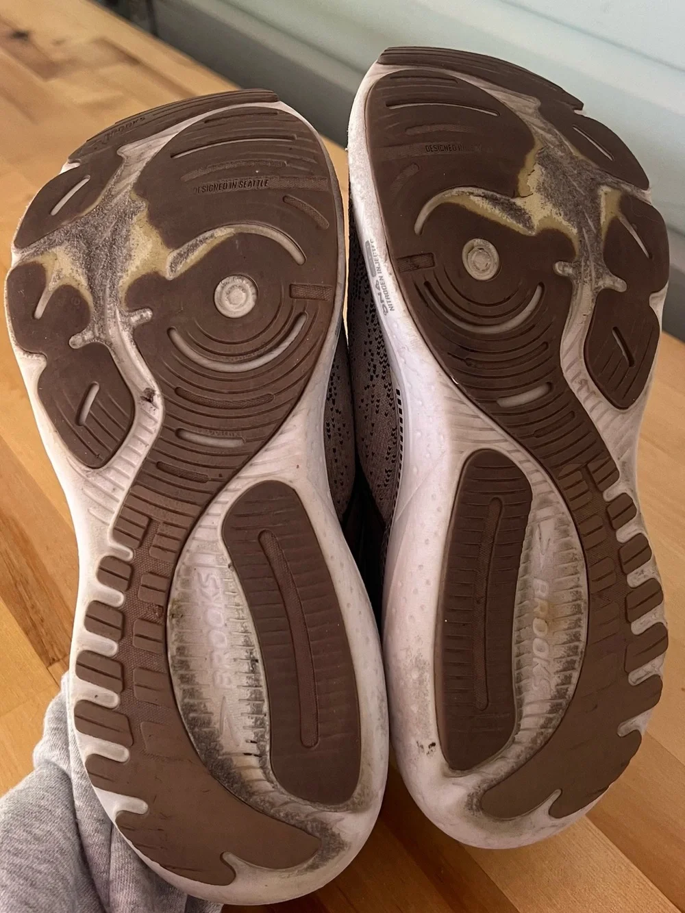 Brooks Glycerin GTS Light Gray Running Shoes Women’s 8.5
